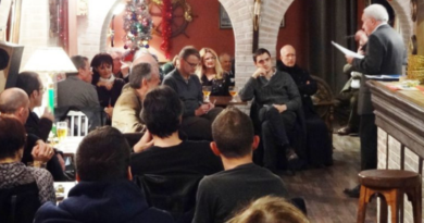 Solidarité avec les « enfarineurs » de Toulon Solidarité avec les « enfarineurs » de Toulon