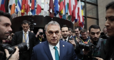 ORBAN VEUT PRENDRE LES PLEINS POUVOIRS EN HONGRIE ORBAN VEUT PRENDRE LES PLEINS POUVOIRS EN HONGRIE