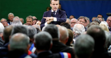 Le grand débat ou la farce de la démocratie participative. Partie 1 Le grand débat ou la farce de la démocratie participative. Partie 1